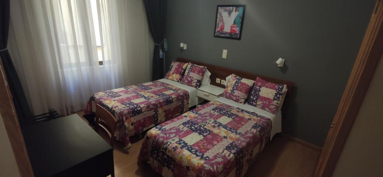 Hostal Felipe V Madrid Eksteriør bilde