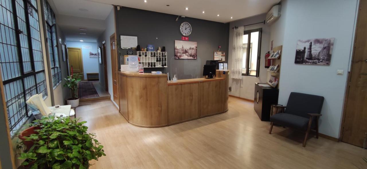 Hostal Felipe V Madrid Eksteriør bilde