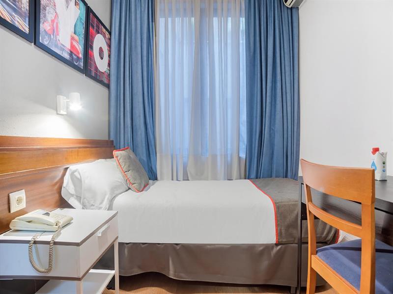 Hostal Felipe V Madrid Eksteriør bilde